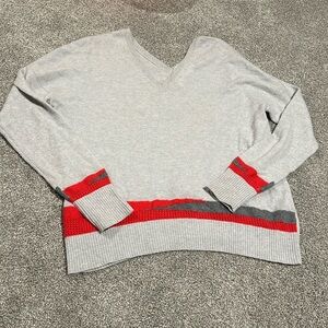 DUFFY 100% cashmere gray vneck sweater with red and gray accents size M‎